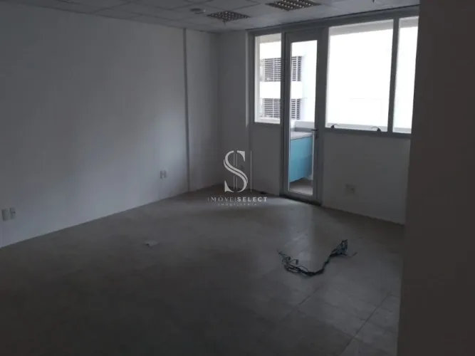 Sala com 2 Vagas e com 80M² em Pinheiros - São Paulo