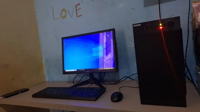 Computador Completo i3 4GB RAM HD 500 Monitor 19p Novo