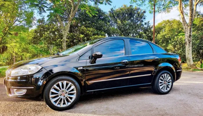 Fiat Linea 1.9/ HLX 1.9/ 1.8 Flex 16V 4P 2011