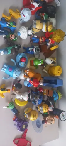 Lote de brinquedos colecionáveis 