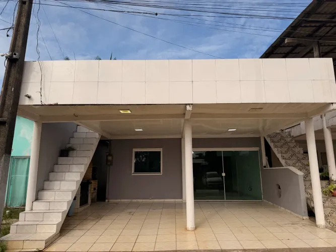 CASA EM CONDOMÍNIO FECHADO