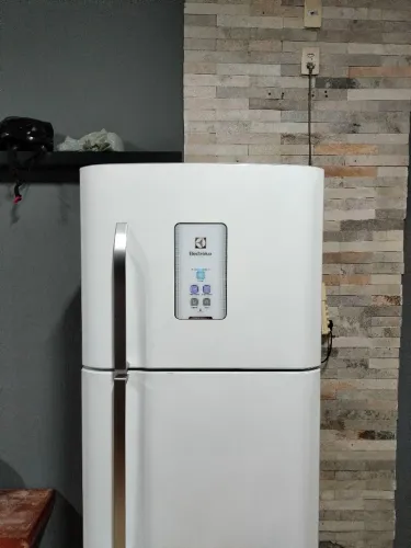 Geladeira Electrolux Frost Free 433 litros.