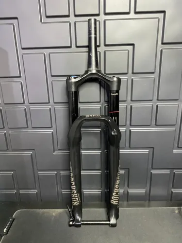 ROCK SHOX YARI 160mm