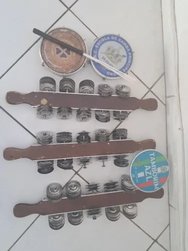 Instrumentos de escola de samba 