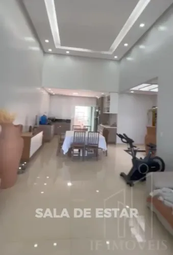Centro / Prédio Comercial / 9 8 2 2 3 8 9 7 3