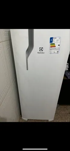 VENDE-SE GELADEIRA NOVA PRA SAIR RÁPIDO
