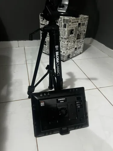 TRIPÉ + ILUMINADOR DE LED PROFISSIONAL