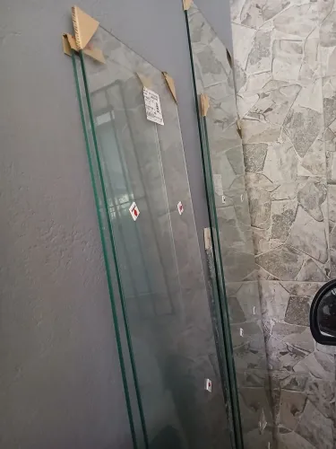Vidros semi novos e novos todos r$190,00 ou cada um R$70,00.