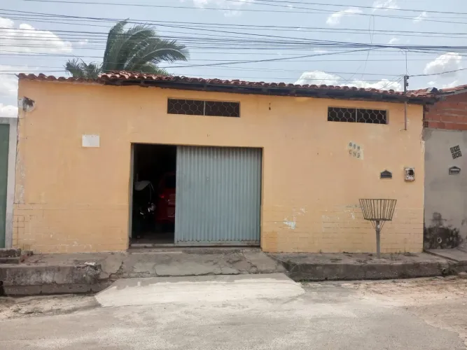 Casa no Parque Brasil 1 com piscina - Vendo ou troco