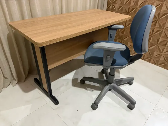 Mesa de escritório seminova