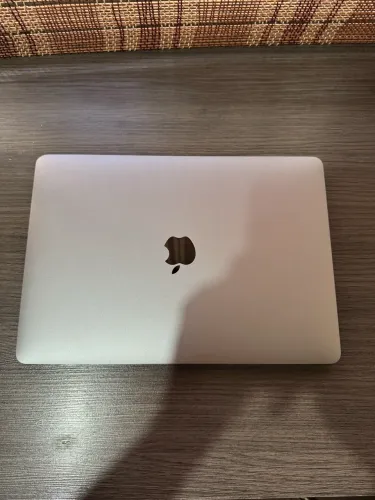 MacBook Pro 13" M2 (2022) ? 8GB RAM, 512GB SSD