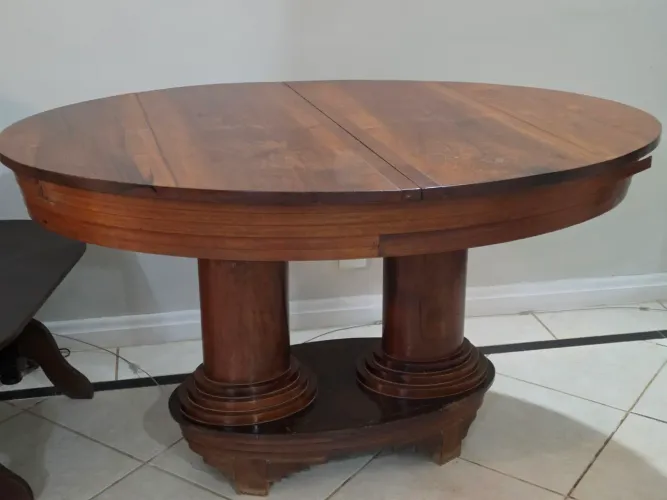 Mesa oval extensível madeira maciça antiga