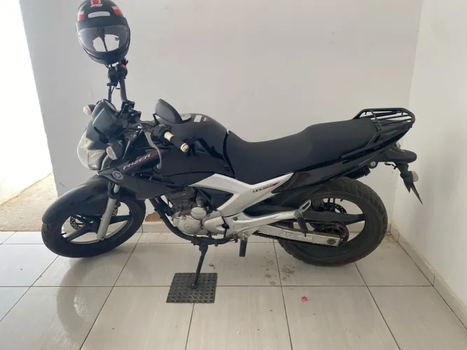 Fazer 250 Preta