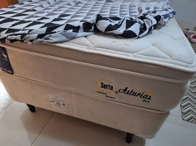 Cama de solteiro com cama reserva