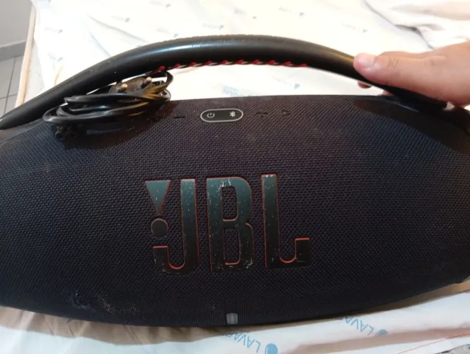 Caixa de som JBL semi nova