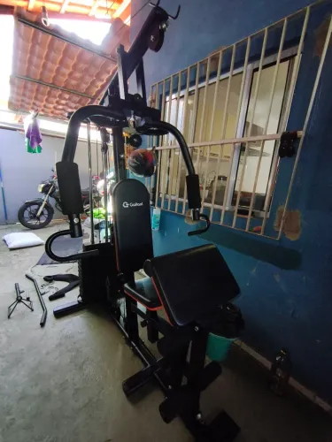 ESTAÇÃO DE MUSCULAÇÃO 