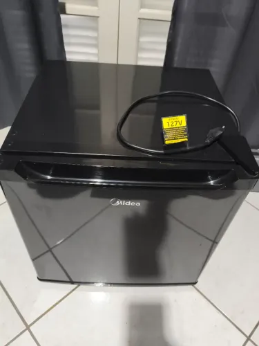 Frigobar Midea 127 V
