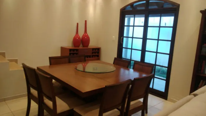 Casa Mobiliada / Residencial Santa Terezinha / 3 dormitórios sendo 1 suíte / Sobrado com p