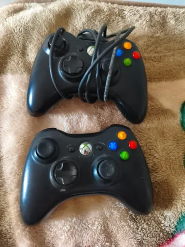 2 controle Xbox 360 originais com detalhes ver descrição
