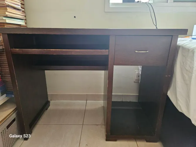 Mesa para Computador/Escritório em Madeira