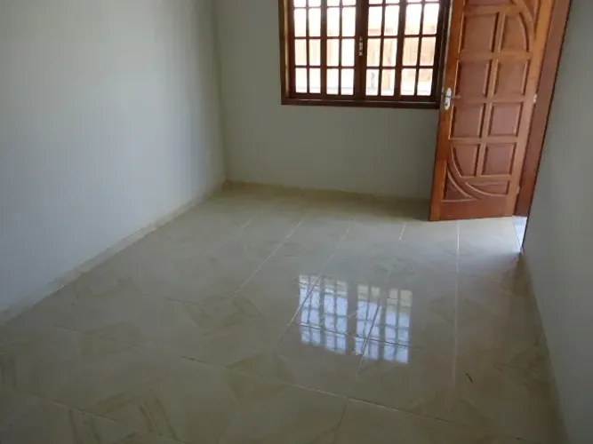 Casa em Senador Camará, 2 quartos, sendo 1 suíte, tipo apartamento, local excelente