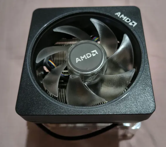 Cooler AMD - Wraith Prism ARGB - AM4 e AM5