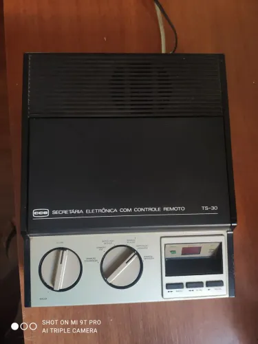 Secretária eletrônica marca CCE modelo ts-30.