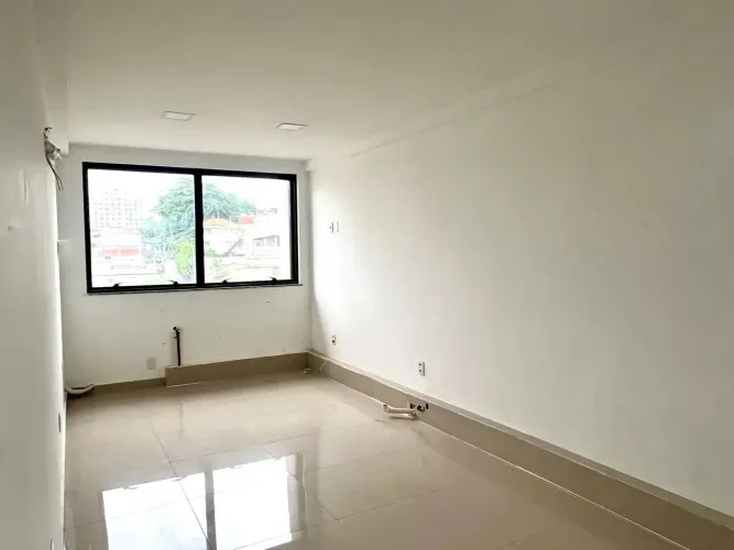 Neo Office Consultório/Escritorio/garagem na Taquara -
