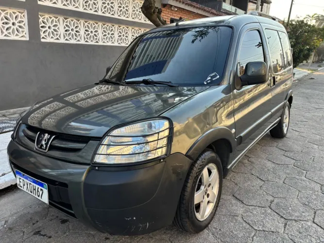 Peugeot Partner Van Escapade 1.6 Flex 16V 5P 2011