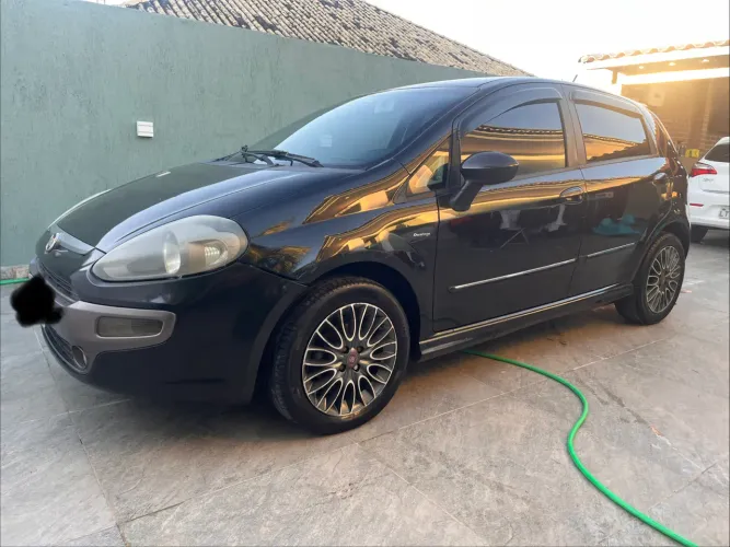 Fiat Punto Sporting 1.8 Flex 8v/16v 5P 2013