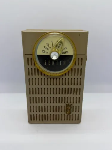 Rádio Antigo Zenith Royal 50 AM - Funcionando
