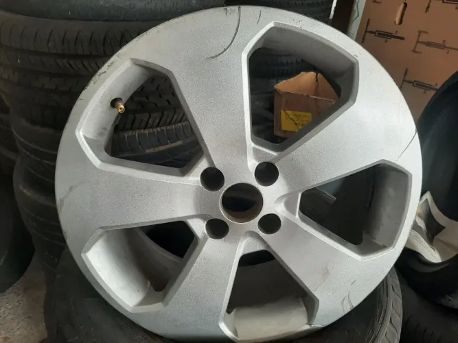 Rodas aro 17 Esportivas Prata modelo Gm Cruze 4x100 usadas