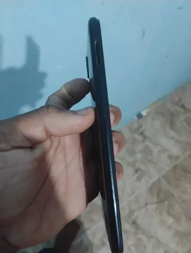 vendo A 10 s tem quw conserta o botao do lado pra pegar e ter o carregador dele