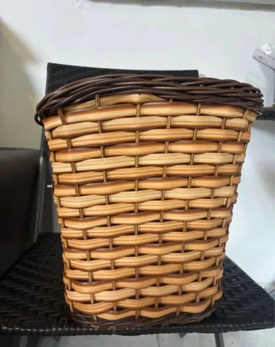 Cesta de bicicleta estilo vime.