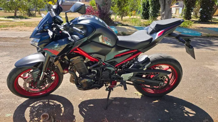 KAWASAKI Z900
