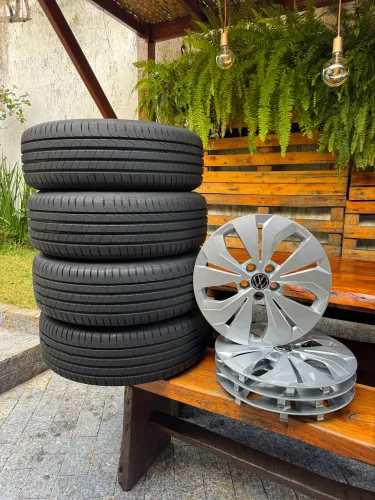 Jogo completo rodas + pneus Pirelli