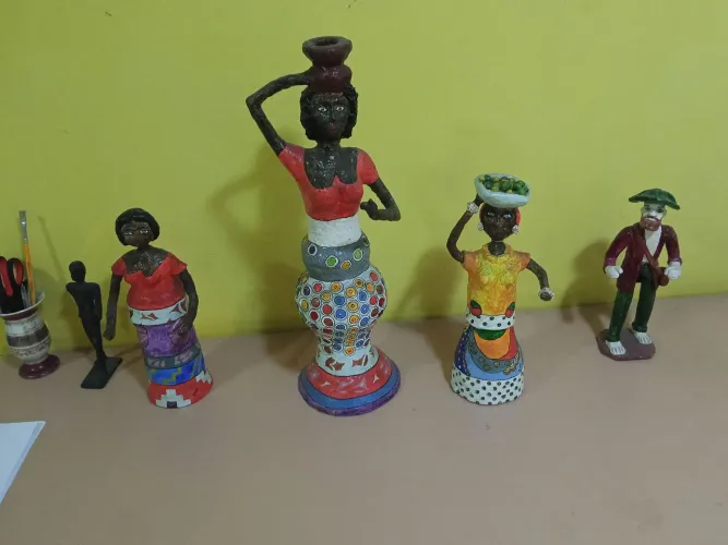 Escultura de papel machê lindas