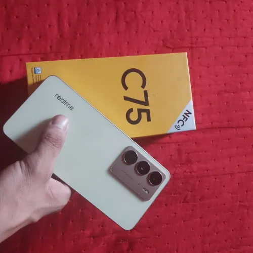 Vende - se realme c75.