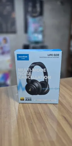 Fone de ouvido over-ear sem fio Soundcore Life Series Anker Q30 preto<br>