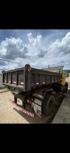 Mb 1113 caçamba 
