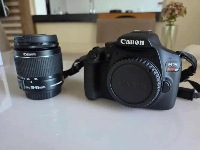 Canon Rebel T7