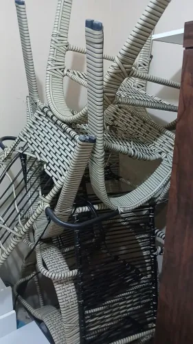 Vendo ou troco Conjunto Cadeiras e centro