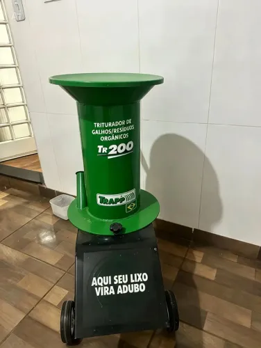 Triturador de Galhos e Resíduos Orgânicos Trapp TR 200 - Excelente Estado