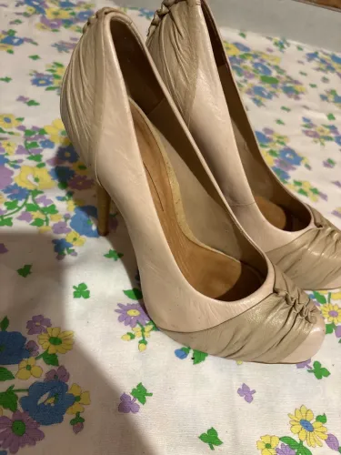 SAPATO NUDE 35