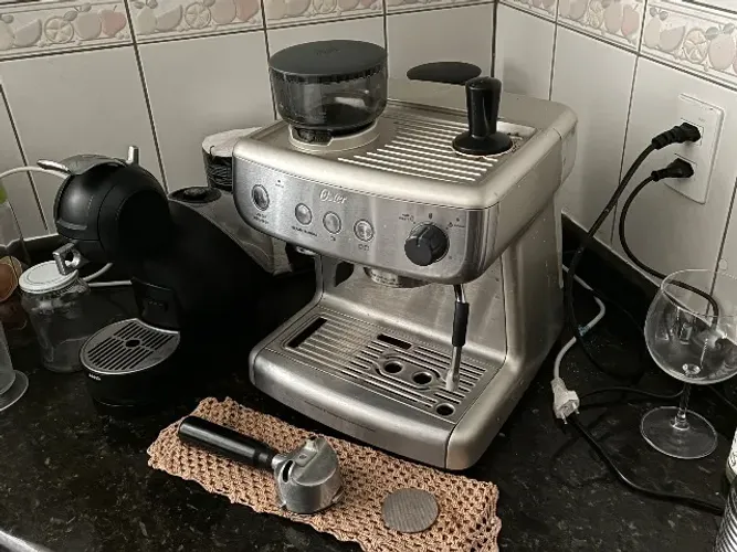 Maquina de Espresso Oster Xpert Perfect Brew - Cafeteira