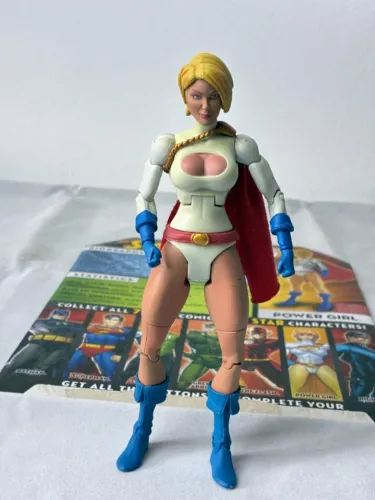 DC Universe Classics Poderosa Power Girl