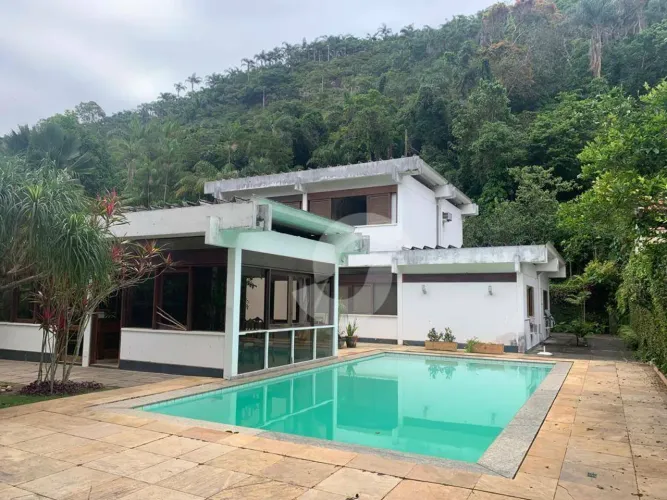 Casa com 4 suítes a 300m da praia à venda, 658 m² por R$ 4.730.000,00 - Itacoatiara - Nite