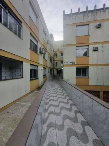 Apartamento de 01 dormitório com 01 vaga /garagem coberta no bairro Jardim carvalho em Por