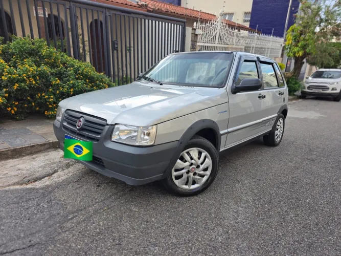 Fiat Uno Mille Celeb. WAY Econ. 1.0 F.flex 4P 2012