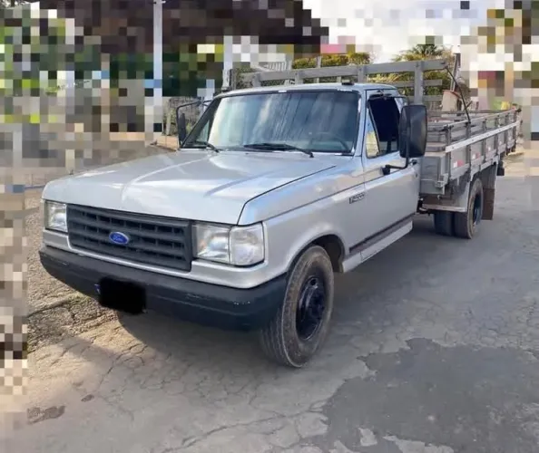 F4-000